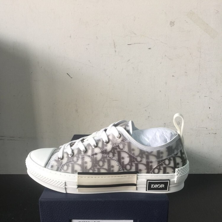 오블리크 스니커즈 로우