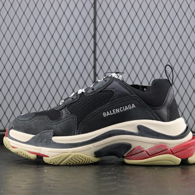 발렌시아가 트리플S - Bred