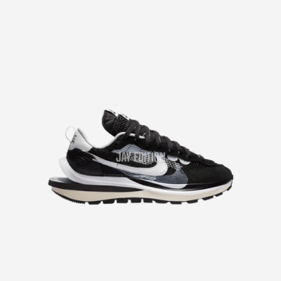 나이키 X SACAI 베이퍼와플 블랙