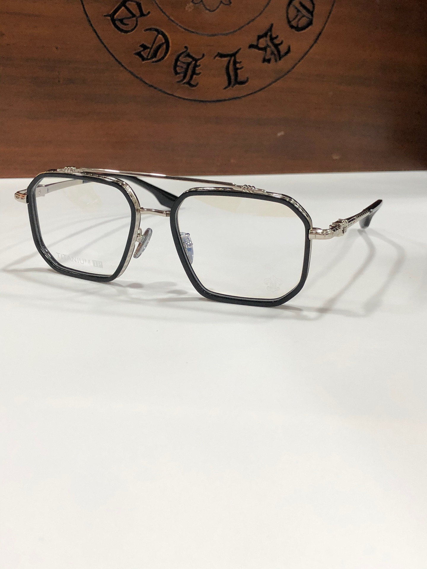 크롬하츠 메트릭 안경