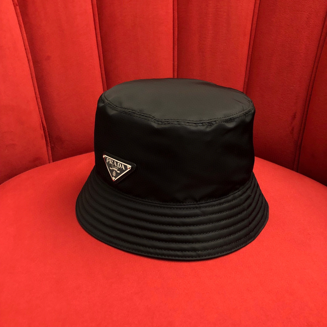 프라다 버킷햇