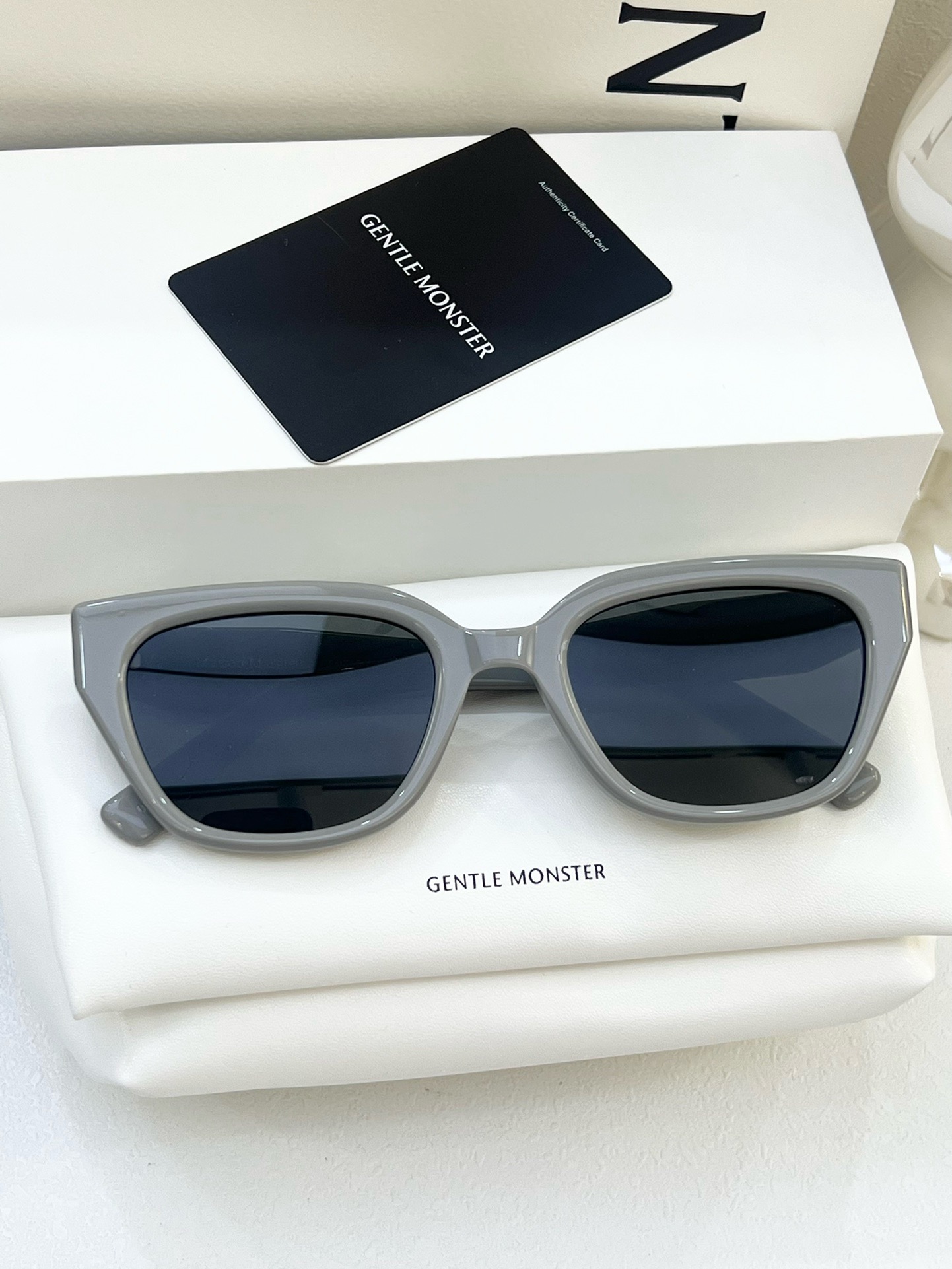 젠틀몬스터 x 마르지엘라 선글라스 MM109