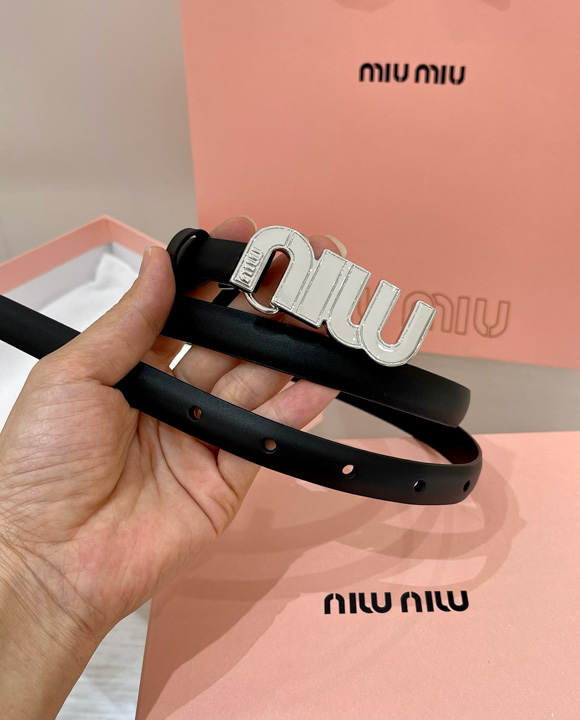 미우미우 벨트