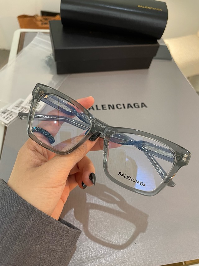 발렌시아가 안경