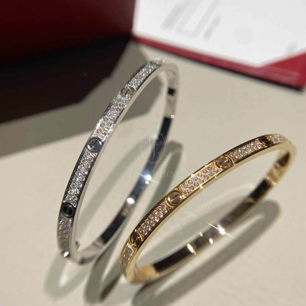 까르띠에 LOVE 브레이슬릿 SM (문의)