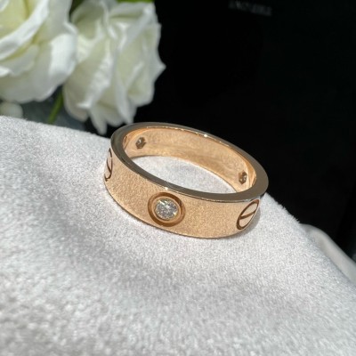 까르띠에 LOVE 링 클래식 (문의)