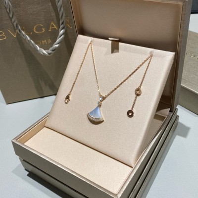 불가리 디바스 드림 파베 네크리스 (문의)