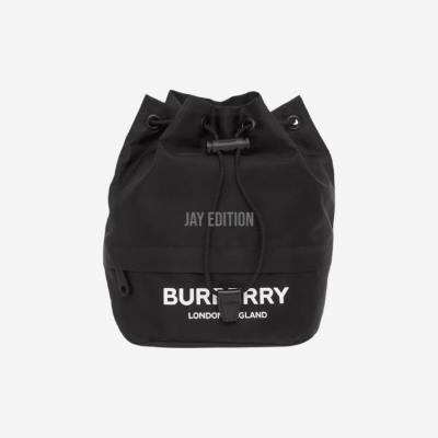 버버리 로고 프린트 나일론 드로우코트 파우치