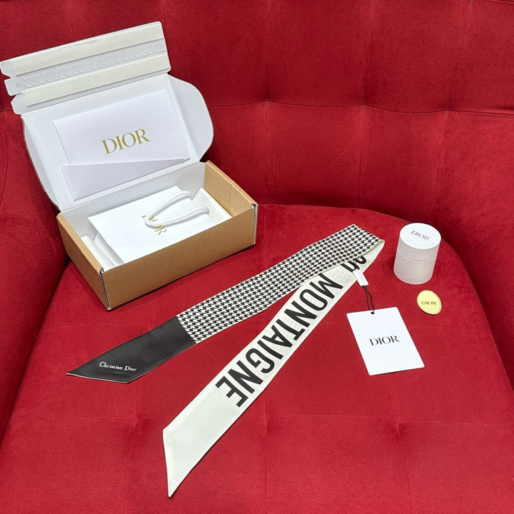 디올 30 몽테인 하운드투스 미차 방도