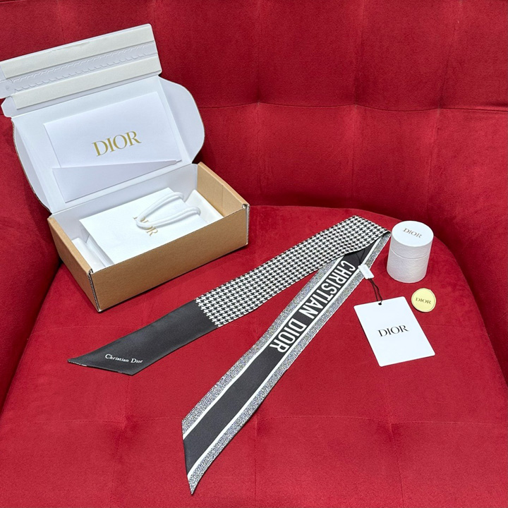 디올 30 몽테인 하운드투스 미차 방도