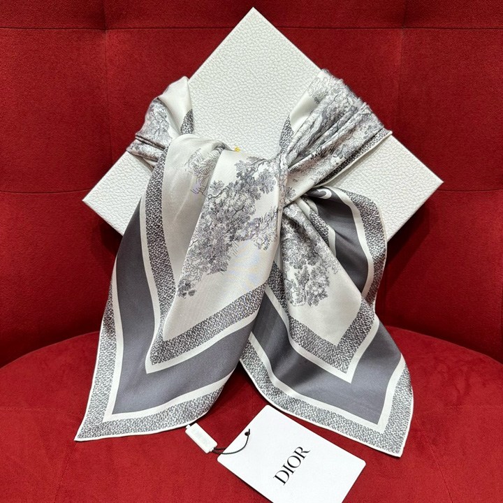 디올 트왈 드 주이 소바쥬 90 스퀘어 스카프